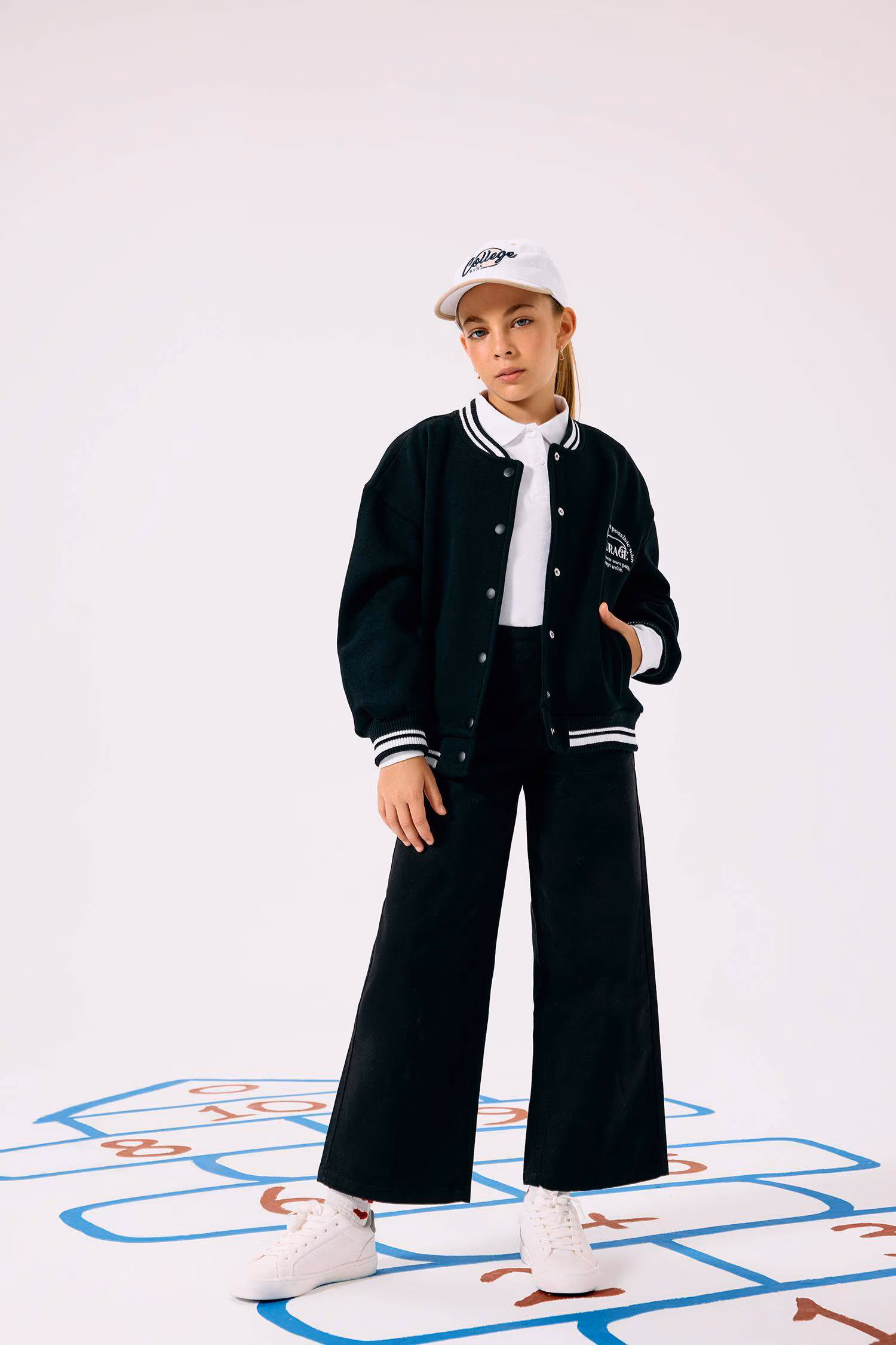 F2194A8_25AU_BK81_02_02